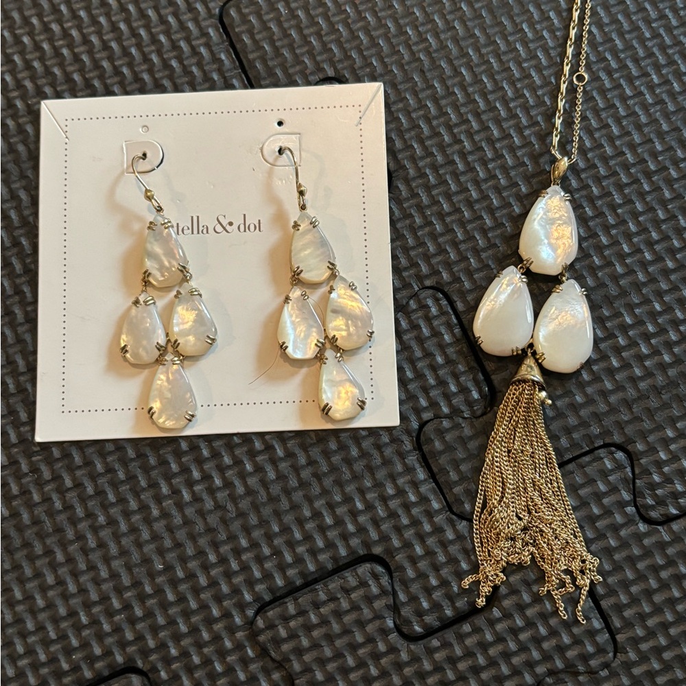 Stella & Dot Cream and Gold Dangle Earrings & Pendant Set